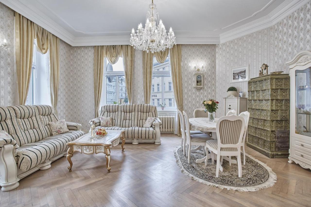 Luxury Nostalgia Apartmán
